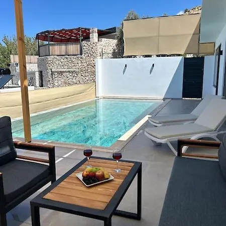 Villa Kovuk Villalari-villa Derin Private Pool And Jacuzzi *