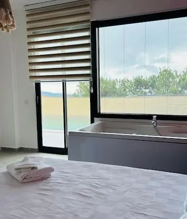 Villa Kovuk Villalari-villa Derin Private Pool And Jacuzzi Islamlar (Mediterranean)